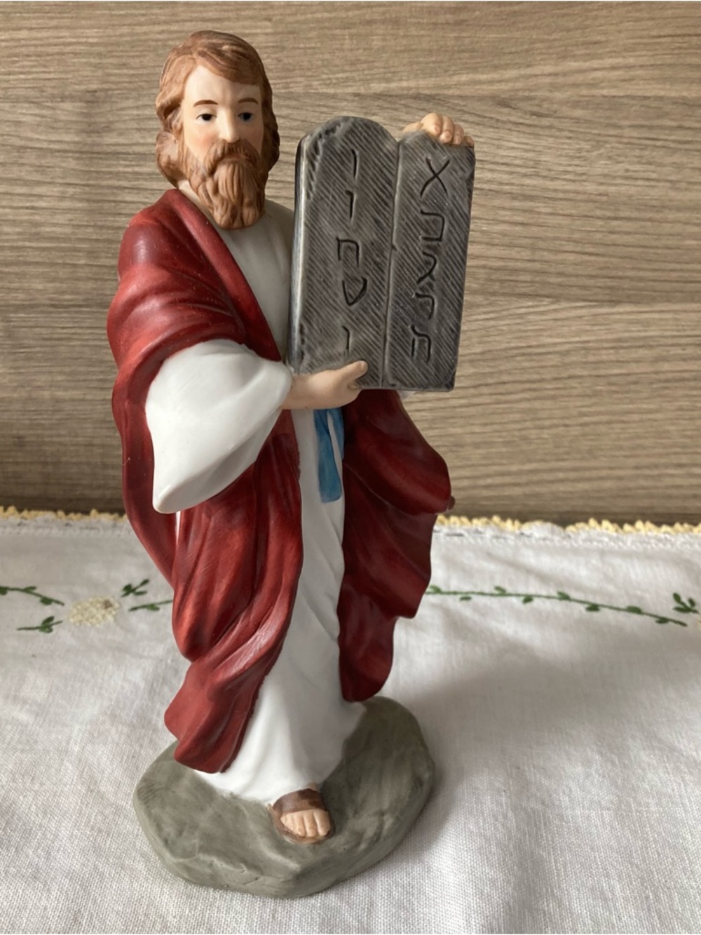 Moses And The Ten
Commandments Porcelain
Figurine #1464 8.5" Homeco
Vintage